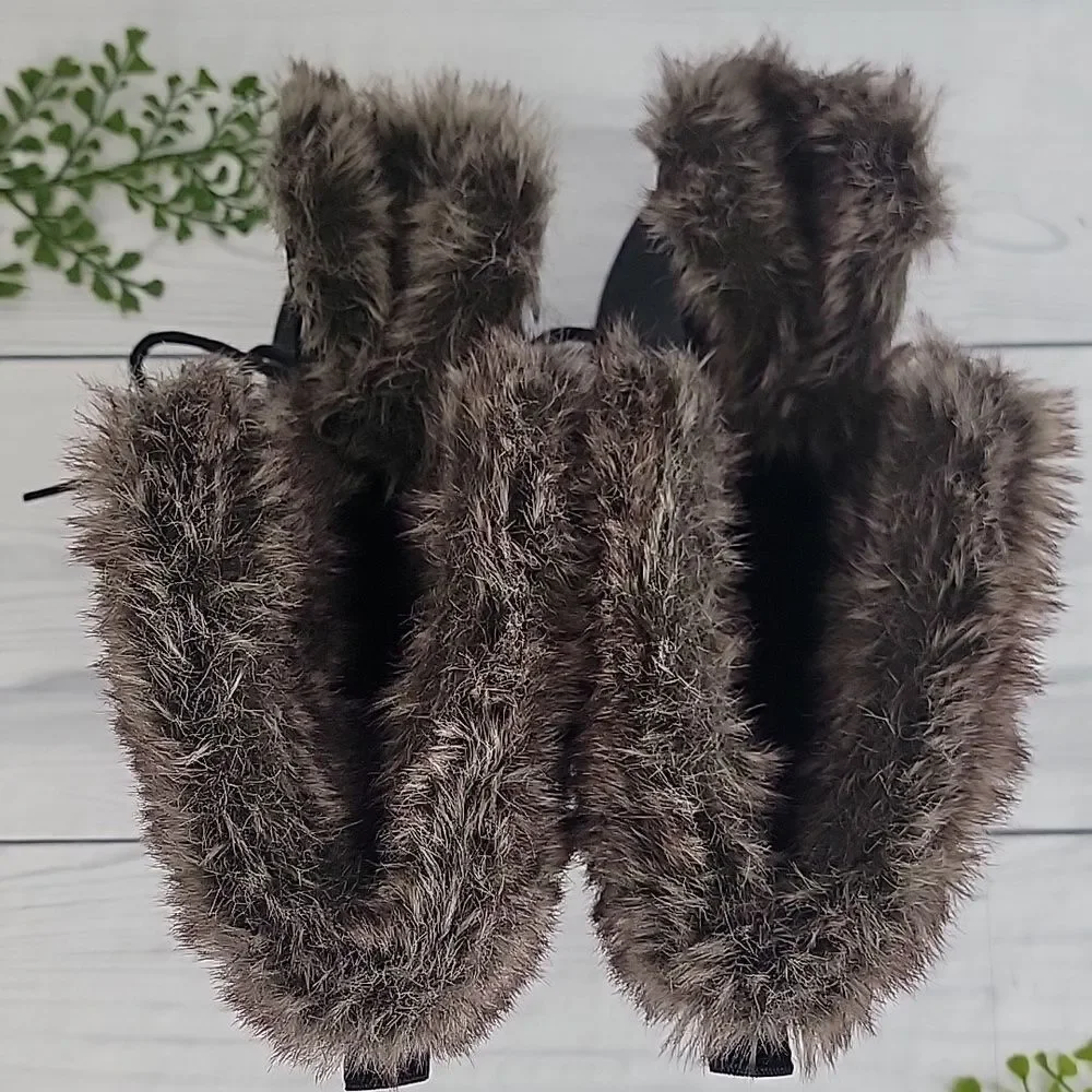 Khombu Winter Boots - Black with Faux Fur Womens Size 6M
